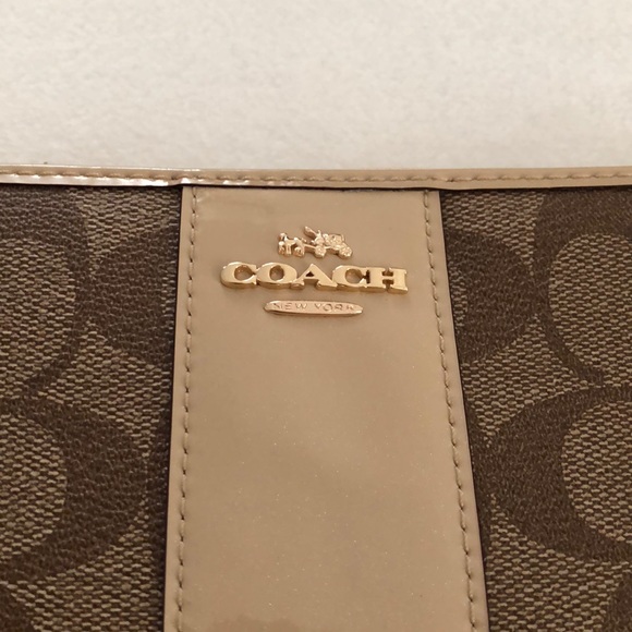 Accordion Zip Wallet - Picture 5 of 5